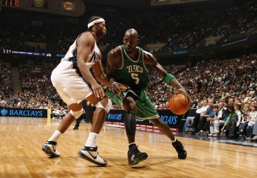 华体会体育_巴伦西亚主场对阵马洛卡，伤病恢复与战术调整能否成为逆袭转折点？