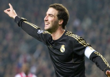 【HTH.com】重温1998年世界杯最佳阵容，昔日传奇能否抗衡姆巴佩与哈兰德的时代？