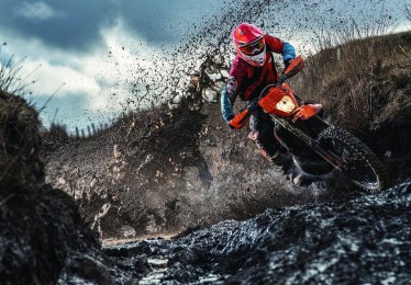 华体会：基本功扎实彰显实力，杨瀚森内线单打转身轻松上篮定乾坤