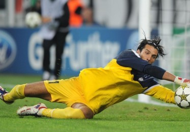 华体会体育-科莫与博洛尼亚激战平局，帕斯莫雷诺首发领衔，罗与米兰达展现关键作用