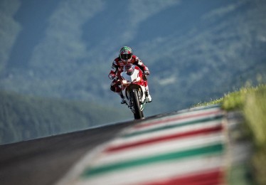 HTH.com-超七万观众沸腾！切尔西季前赛1-1战平纽卡，新援三场四球助球队保持不败