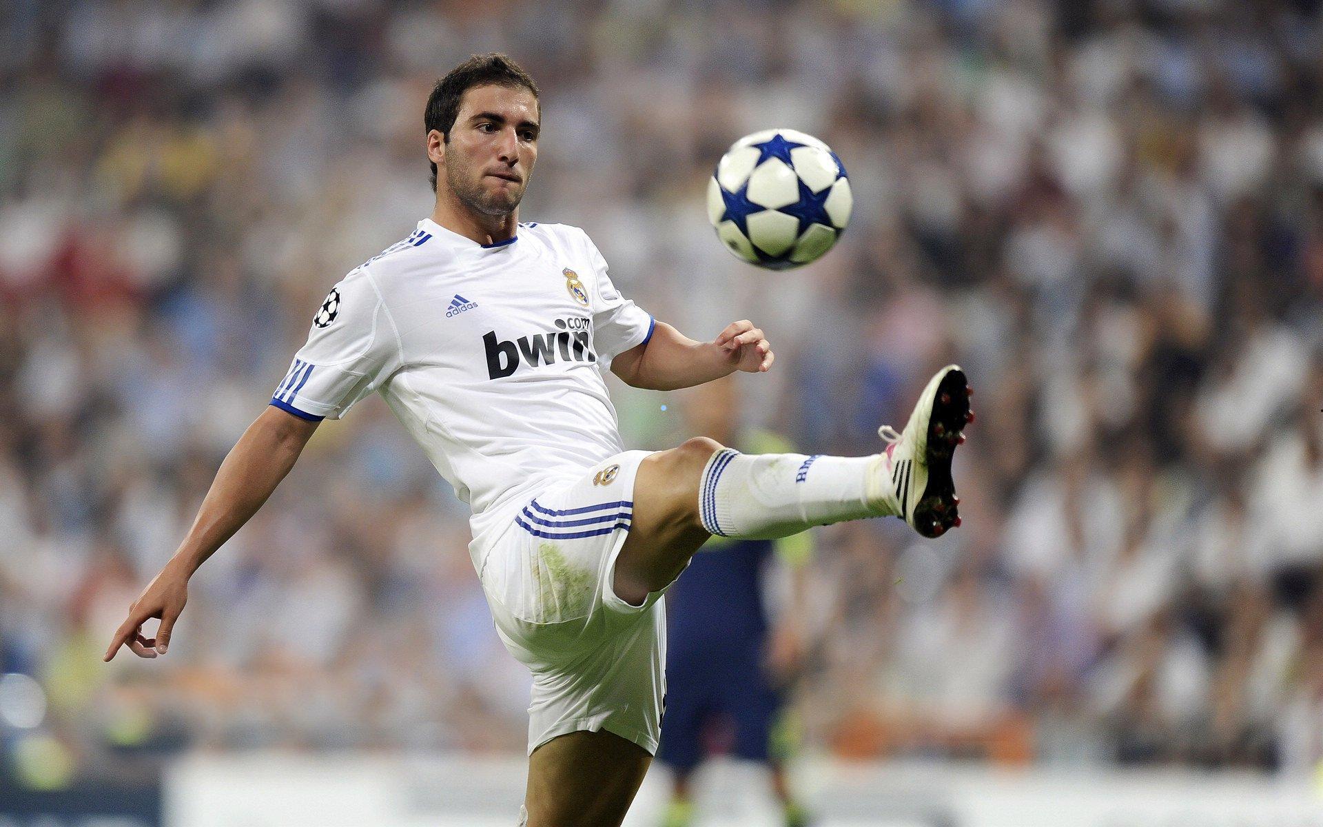 加蓬非洲杯之旅提前画上句点，核心球员奥巴梅扬大腿伤势催促其提早重返马赛