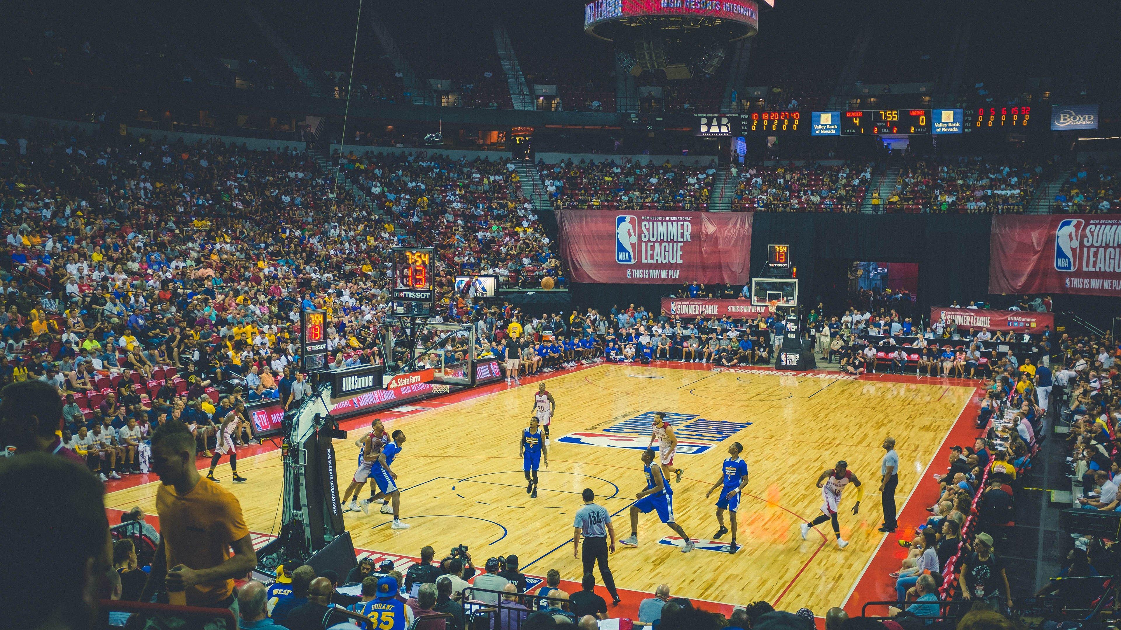 华丽数据难掩定位困境，火箭后场新星为何难担控卫重任？